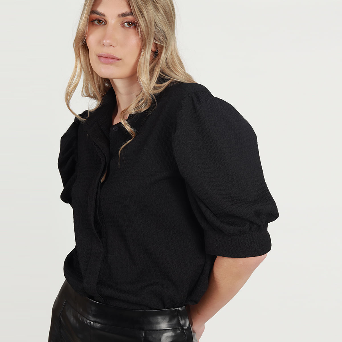 Blusa Para Mujer - BLUSA MANGA CORTA CON RECOGIDO EN MANGA Y HOMBROS