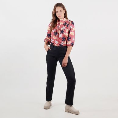 Blusa cuello neru manga 3 cuartos