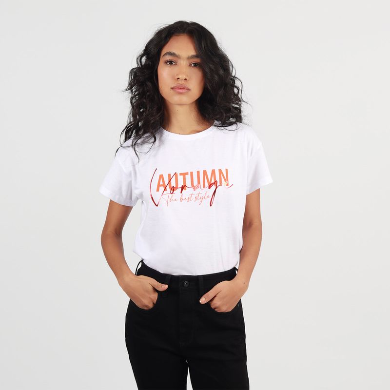 camiseta para mujer basica blanca con estamapado en texto