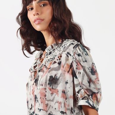 Blusa Cuello Arandela Manga Corta
