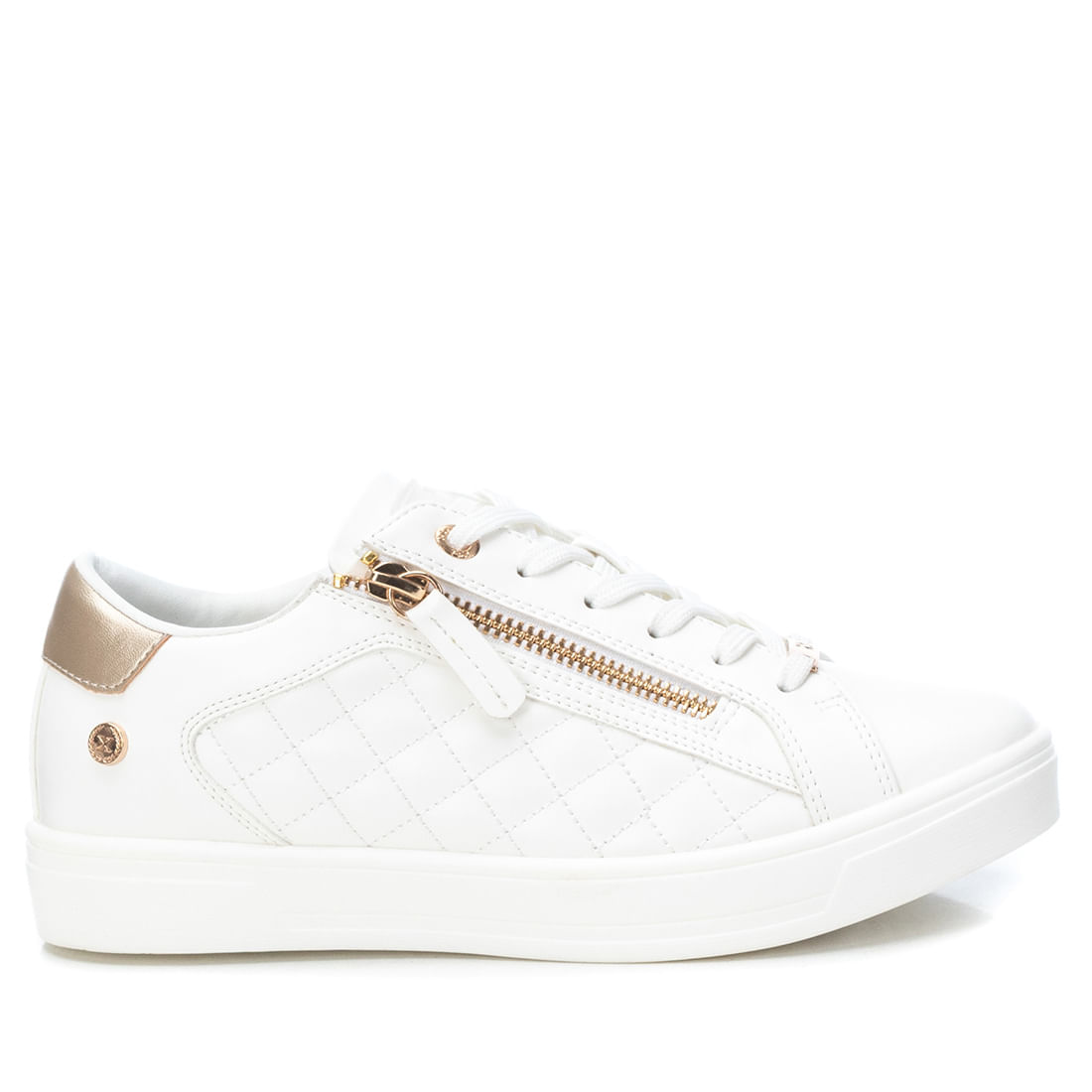 tenis blancos clasicos