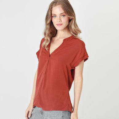 Blusa Cuello V Manga Corta.