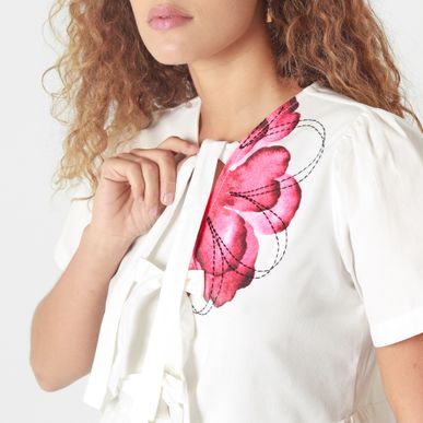 Camiseta Cuello Lazo Manga Corta