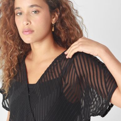 Blusa Cuello V Manga Corta