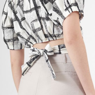 Blusa Cuello V Manga Corta