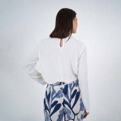 Blusa Cuello Alto Manga Larga